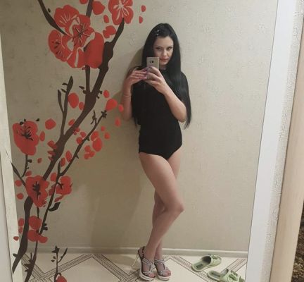 Молоденькая студентка Алина, рост: 170, вес: 55