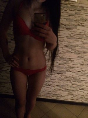 Молоденькая шлюха Саша, от 2000 руб. в час, закажите онлайн