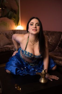 Сальма горловой минет — массаж страпоном, тел. 8 937 099-55-65