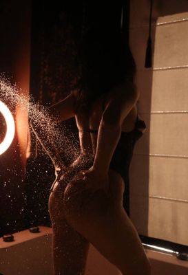 Эскортница Анастасия (вес: 52 кг) с большой грудью